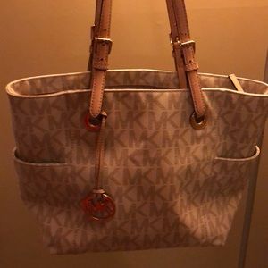 Michael kors purse